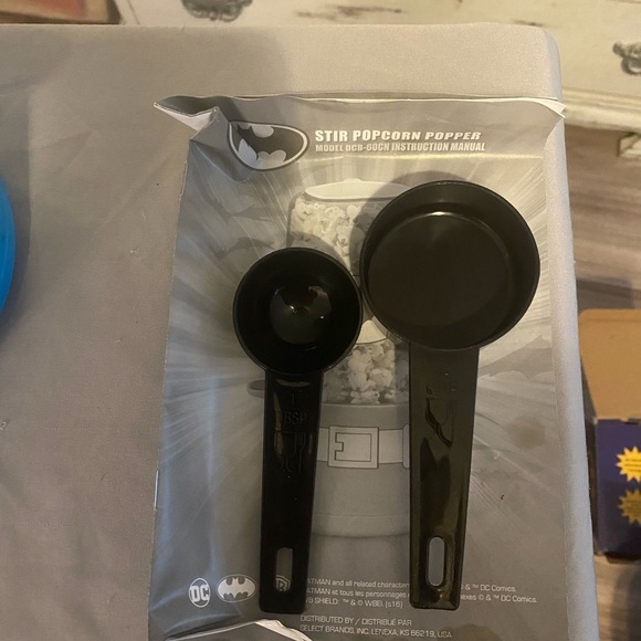 DC Comics Batman Mini Stir Popcorn Maker - Picture 5 of 10